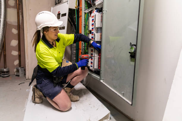Best Licensed Electrician  in Newburg, WI